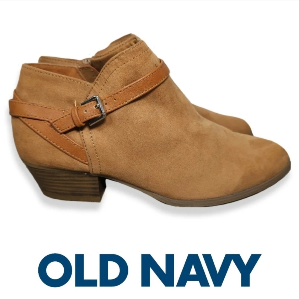 11 NWOB Old Navy Faux Suede Ankle Strap Chunky Heel Booties
